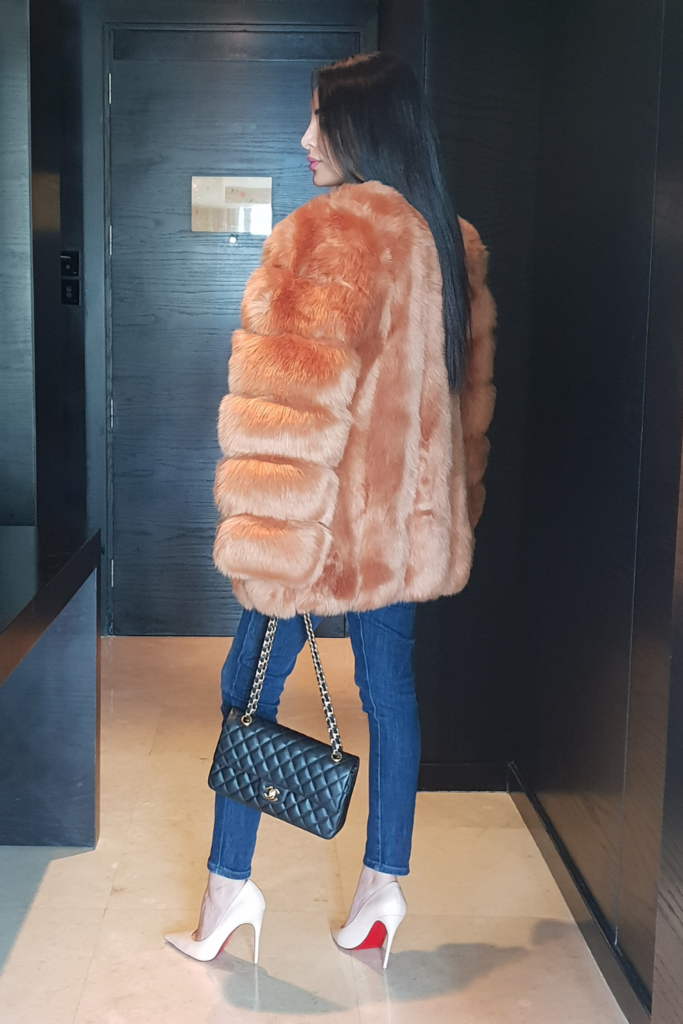 DESIGNED FUR COAT FOR COLD WEATHER